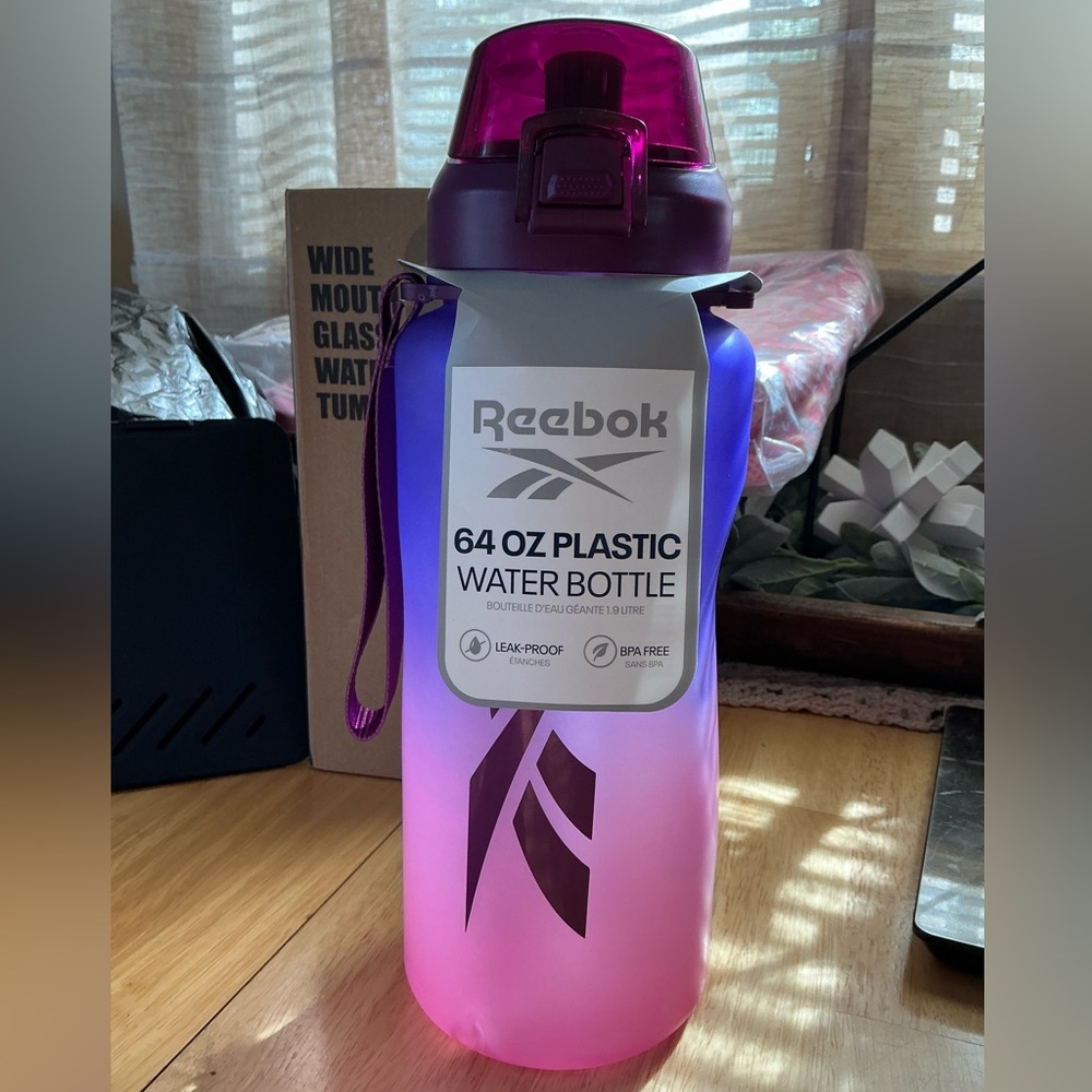 Reebok 64oz water bottle